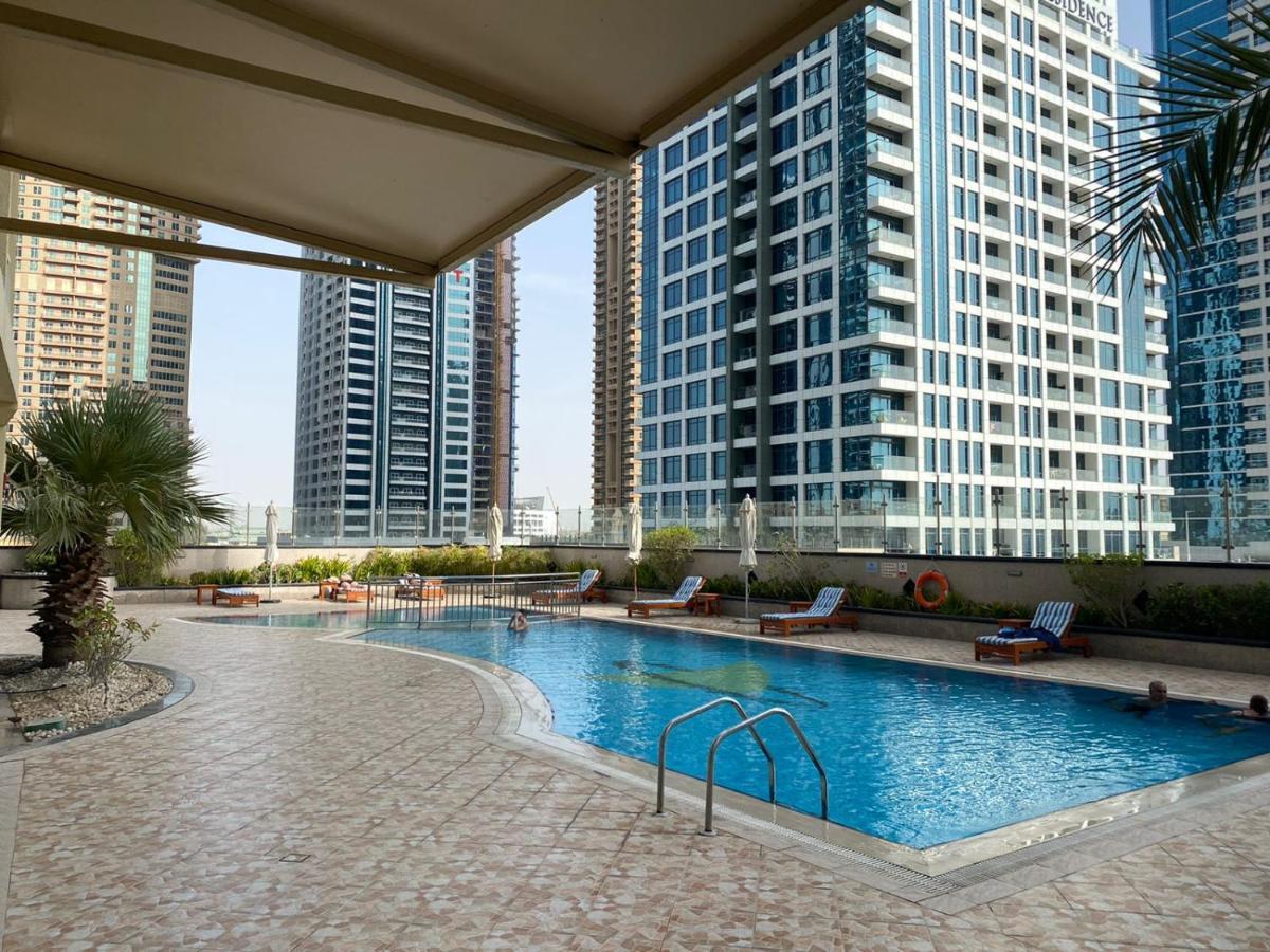 One Bedroom Apartment With Pool & Gym Near Marina Dubai Dış mekan fotoğraf