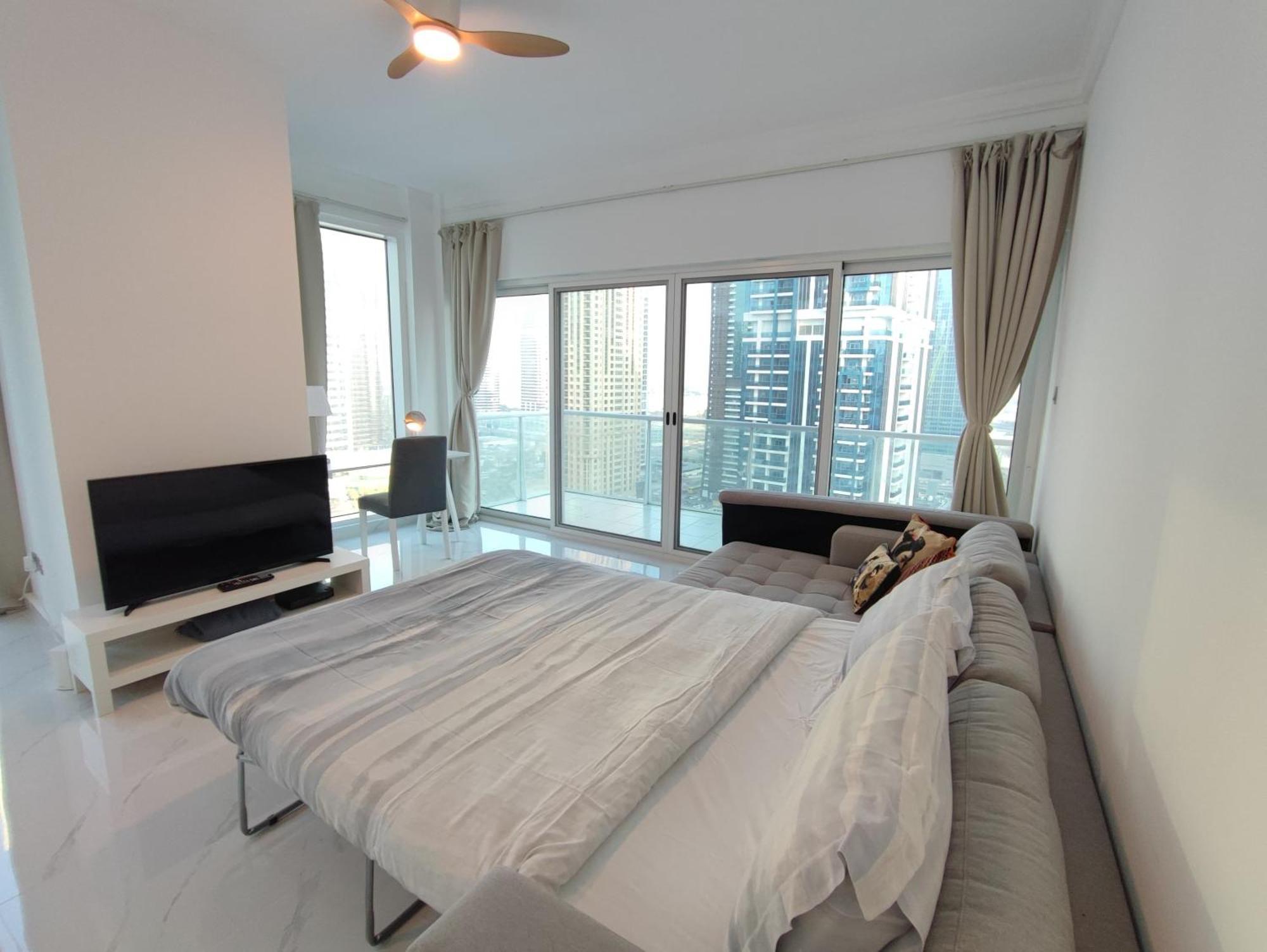 One Bedroom Apartment With Pool & Gym Near Marina Dubai Dış mekan fotoğraf