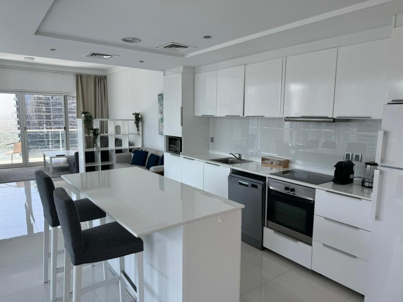 One Bedroom Apartment With Pool & Gym Near Marina Dubai Dış mekan fotoğraf