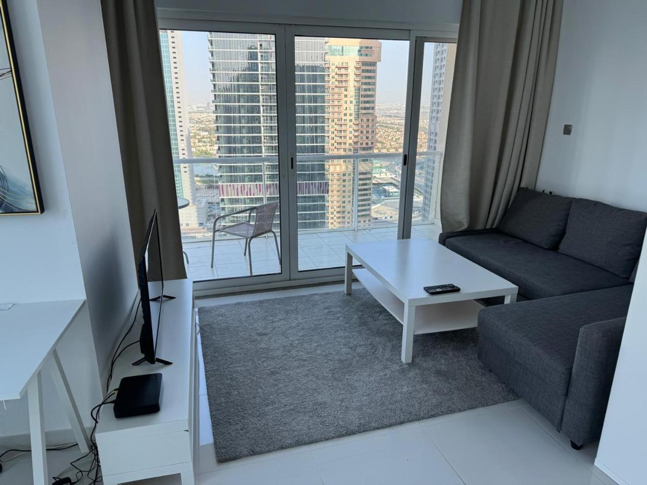 One Bedroom Apartment With Pool & Gym Near Marina Dubai Dış mekan fotoğraf